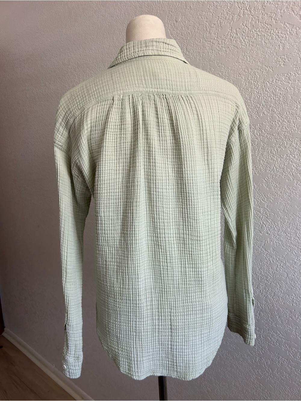 Lou & Grey Mint Gauze Textured Cotton Fabric Long Sleeve Button Up Blouse Top - Picture 4 of 6